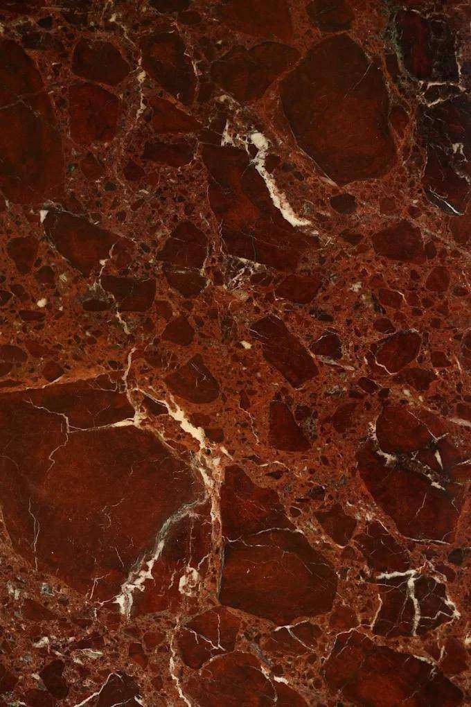 Il Grande — marbre rouge