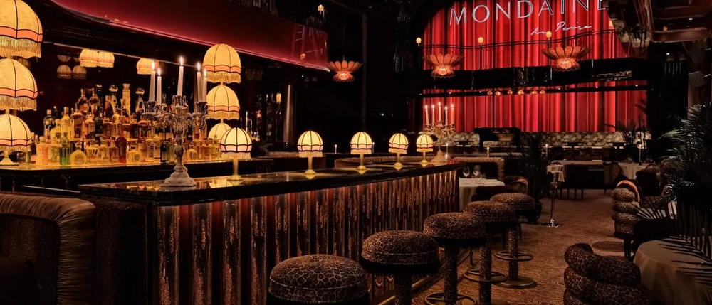 Mondaine de Pariso, Paris